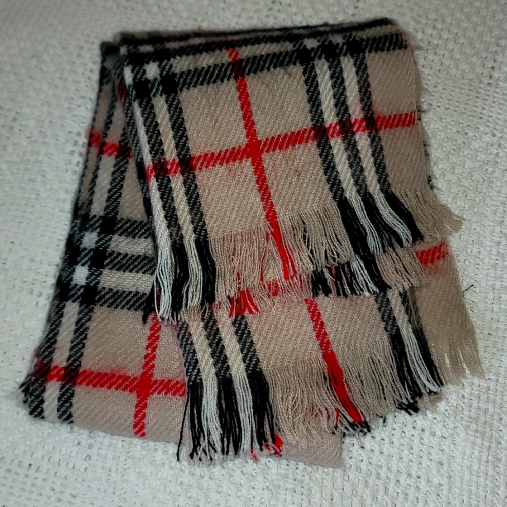 Stylish Plaid Scarf